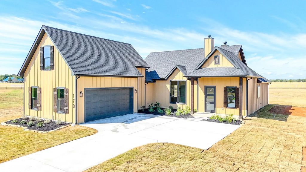 170 Canal Street, Corsicana