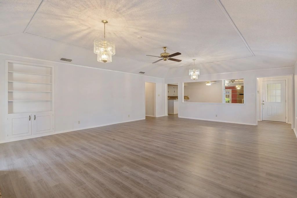 504 Woodland Hills Drive, Tyler