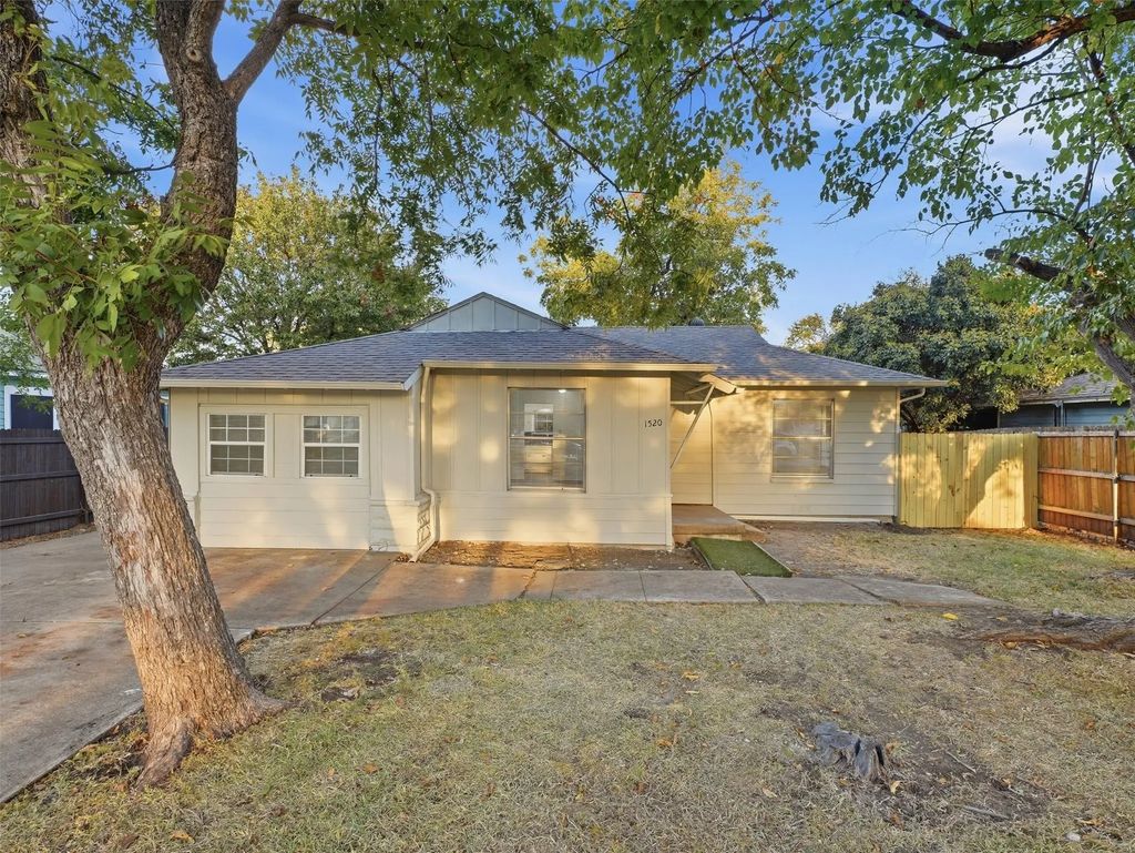 1520 S 3rd Street, Garland