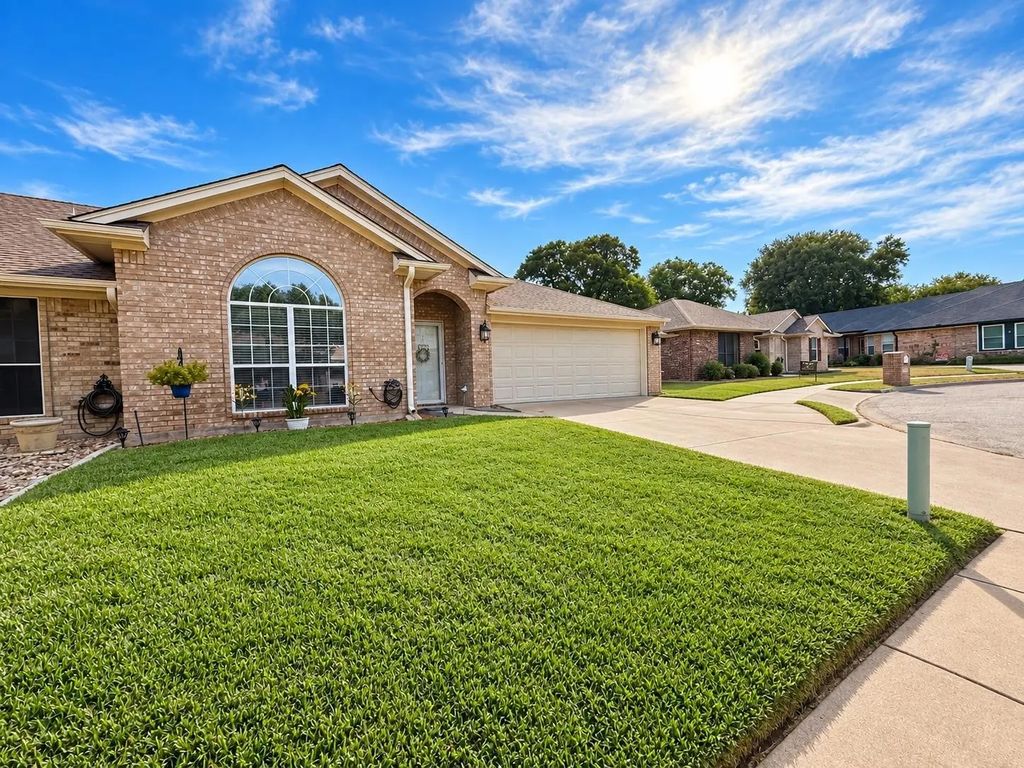 1011 Teresa Court, Granbury