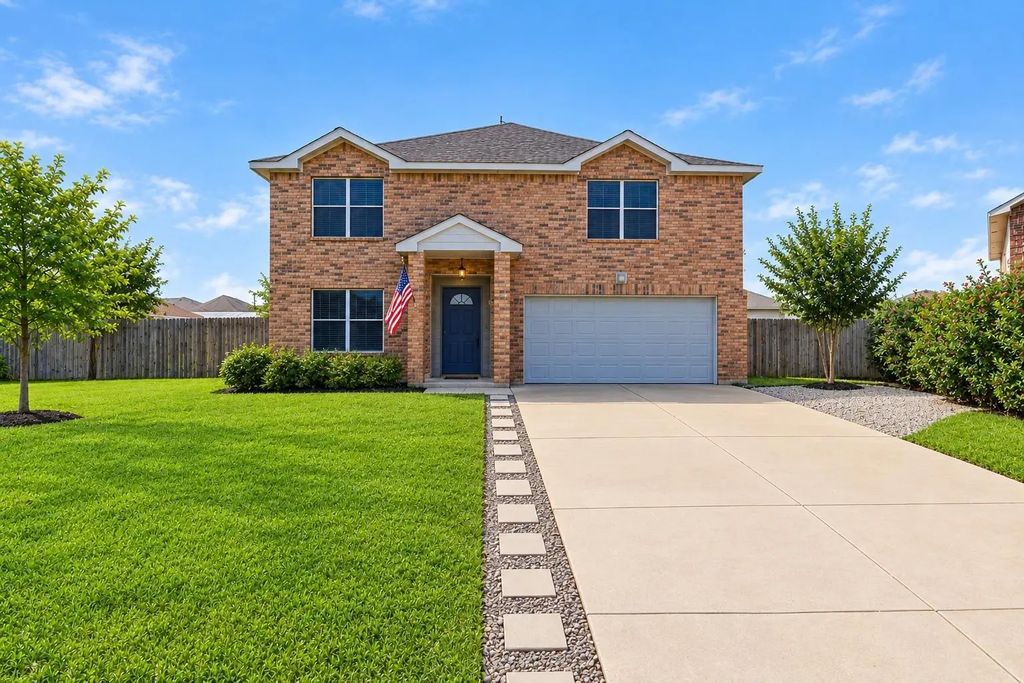214 Hawthorne Court, Ponder