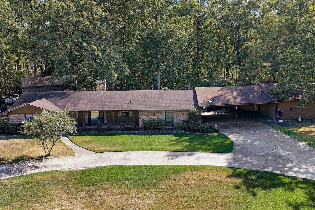 8915 Blanchard Latex Road, Mooringsport