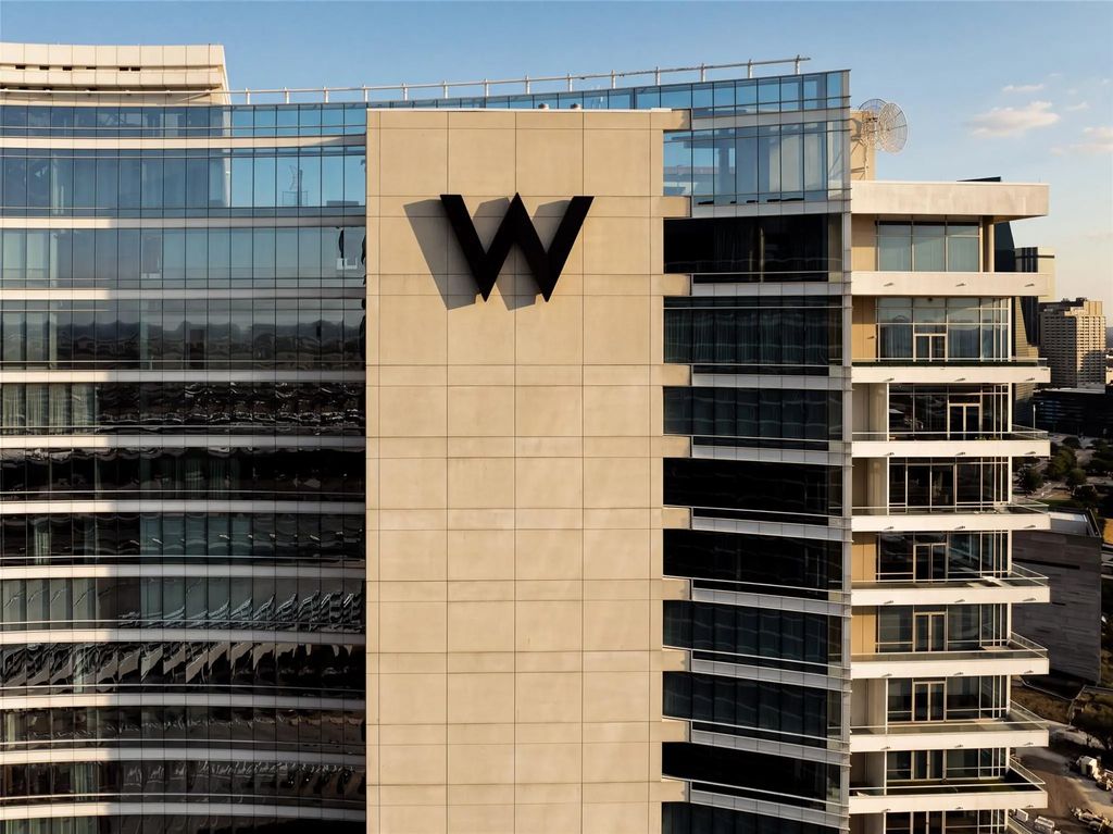 2408 Victory Park Lane 1240, Dallas