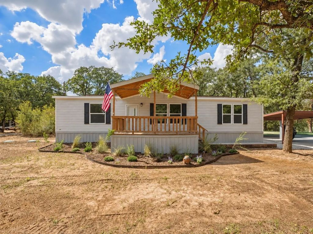 106 Summers Circle, Azle