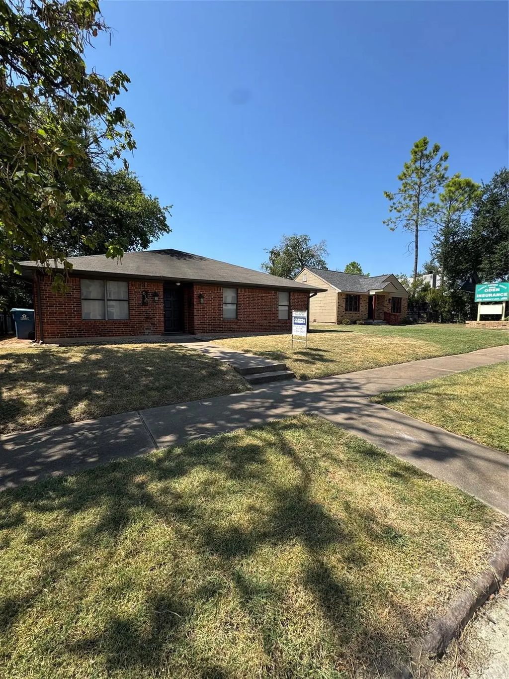 614 W Woodard Street, Denison
