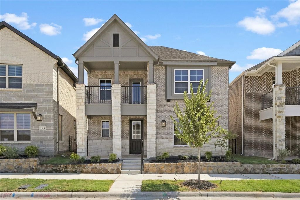 1814 Waterwalk Drive, Rowlett