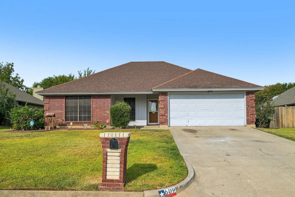 609 Ruth Drive, Kennedale