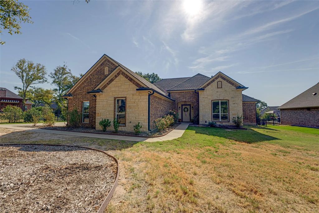 101 Lighthouse Lane, Mabank