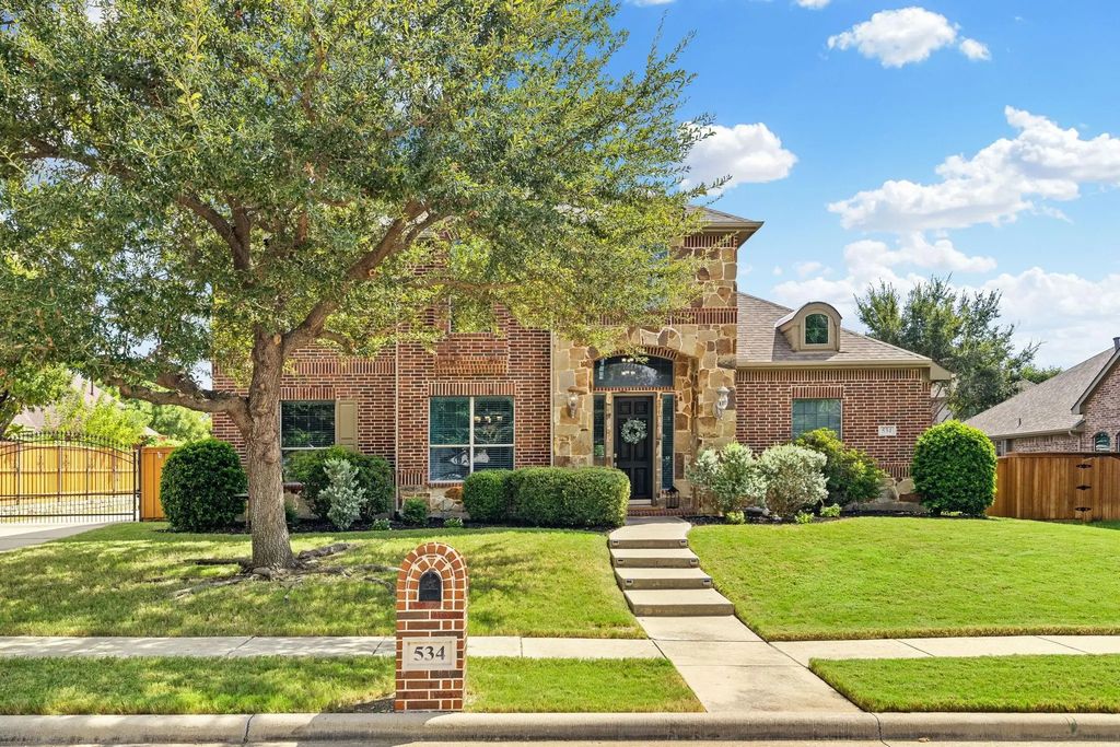 534 Waters Edge Way, Murphy