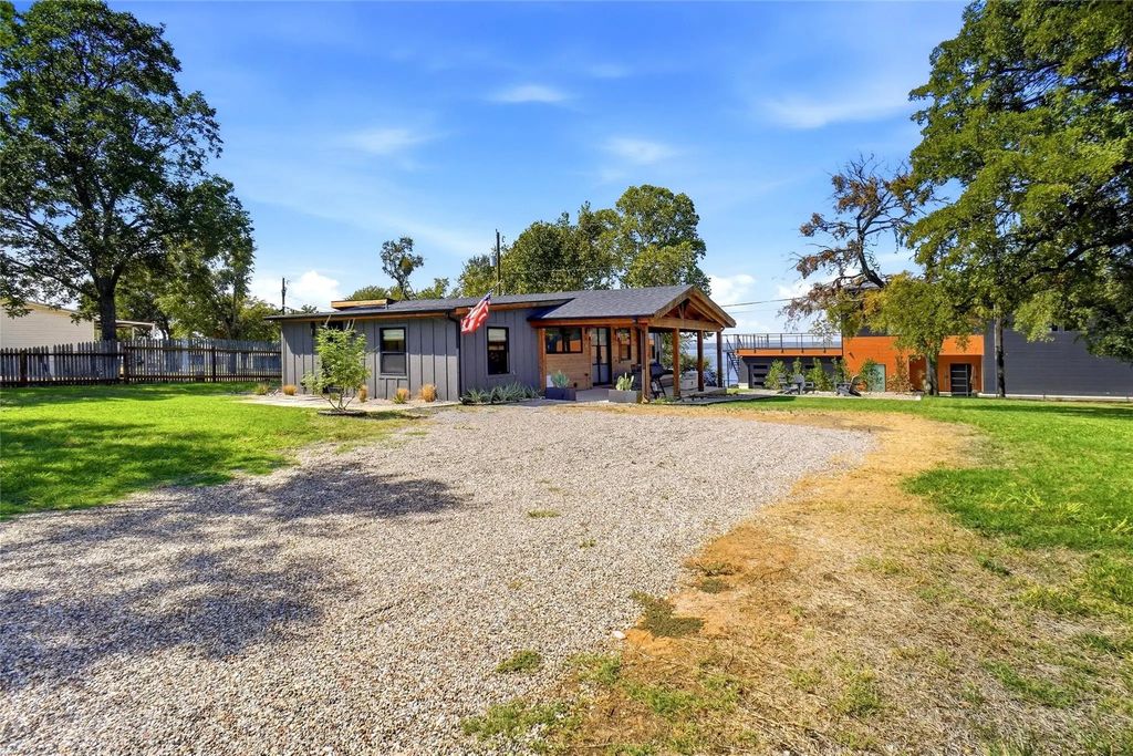 203 Evans Street, Lake Bridgeport