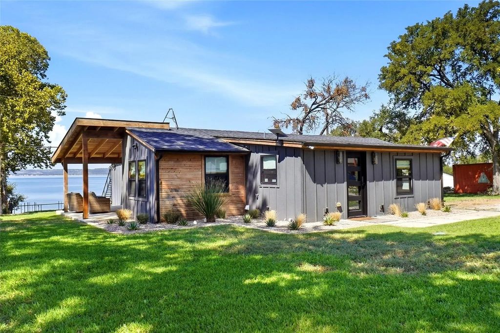 203 Evans Street, Lake Bridgeport