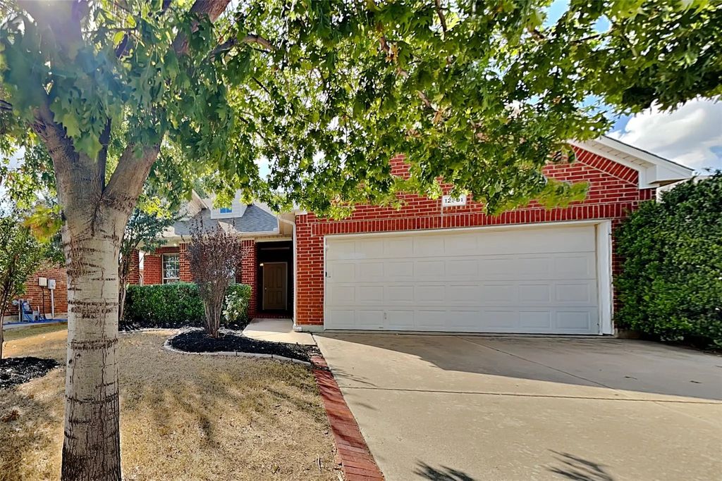 12901 Farmington Drive, Fort Worth