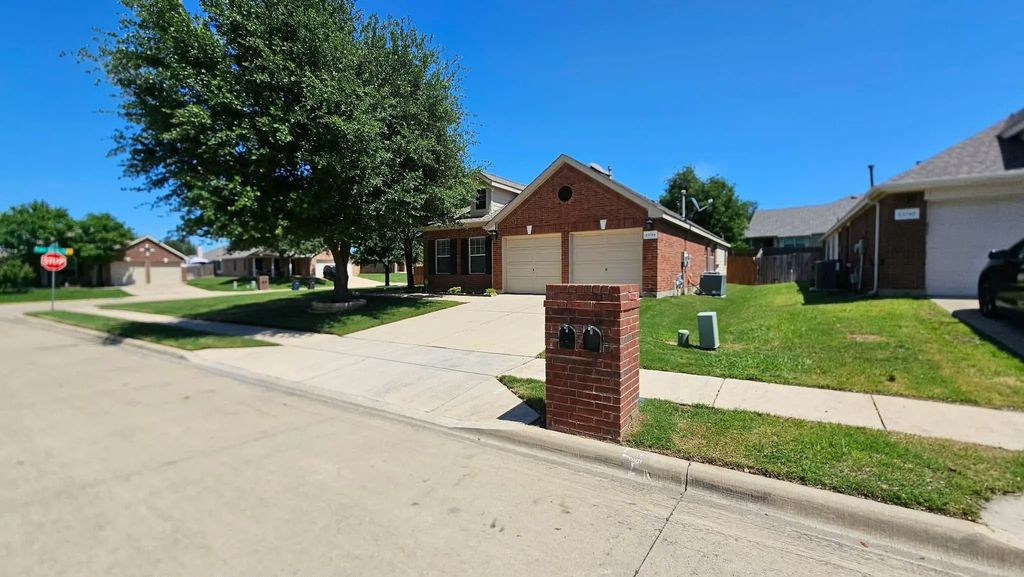 13744 Village Vista Drive, Fort Worth
