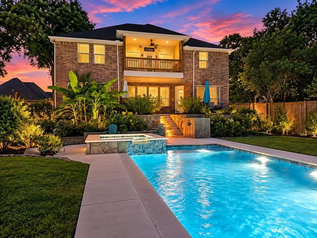 308 Familia Court, Azle