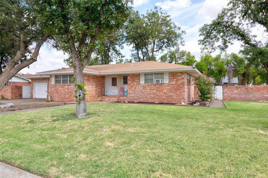 120 N 15th Avenue, Munday