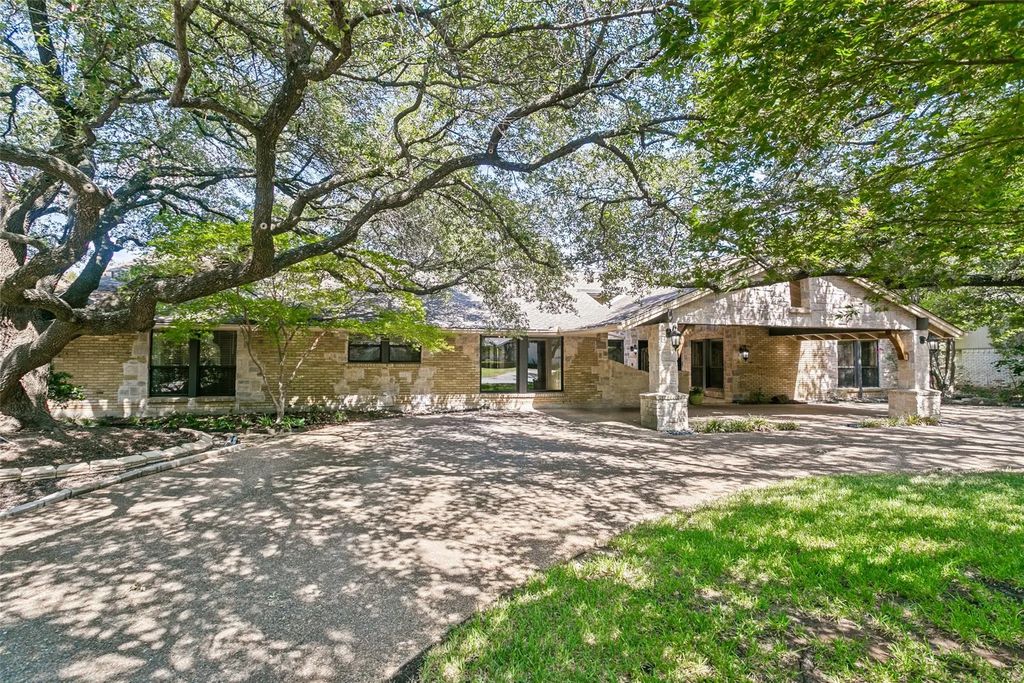 6441 Stonehaven Drive, Dallas