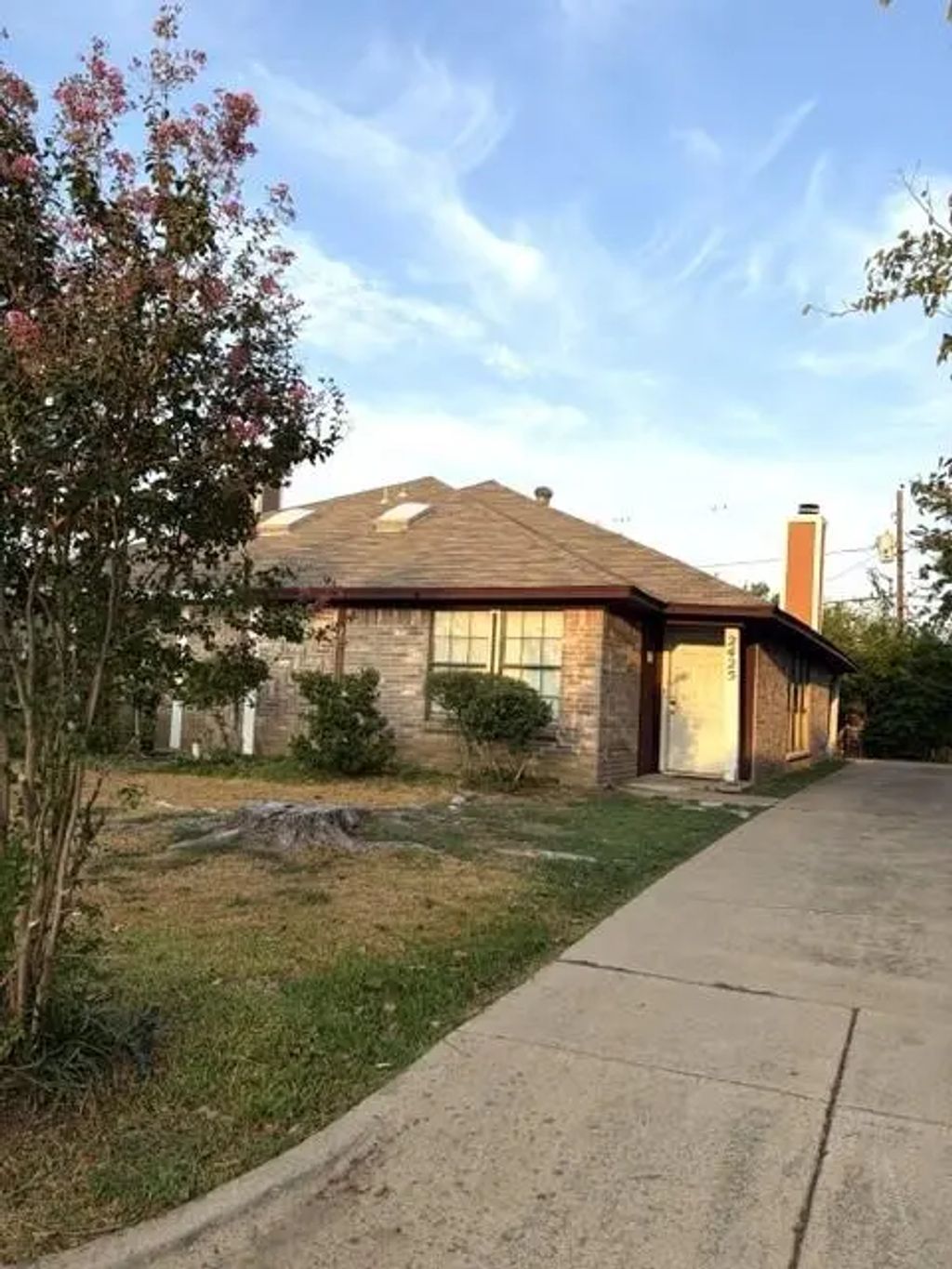 2425 Summer Place Drive, Arlington