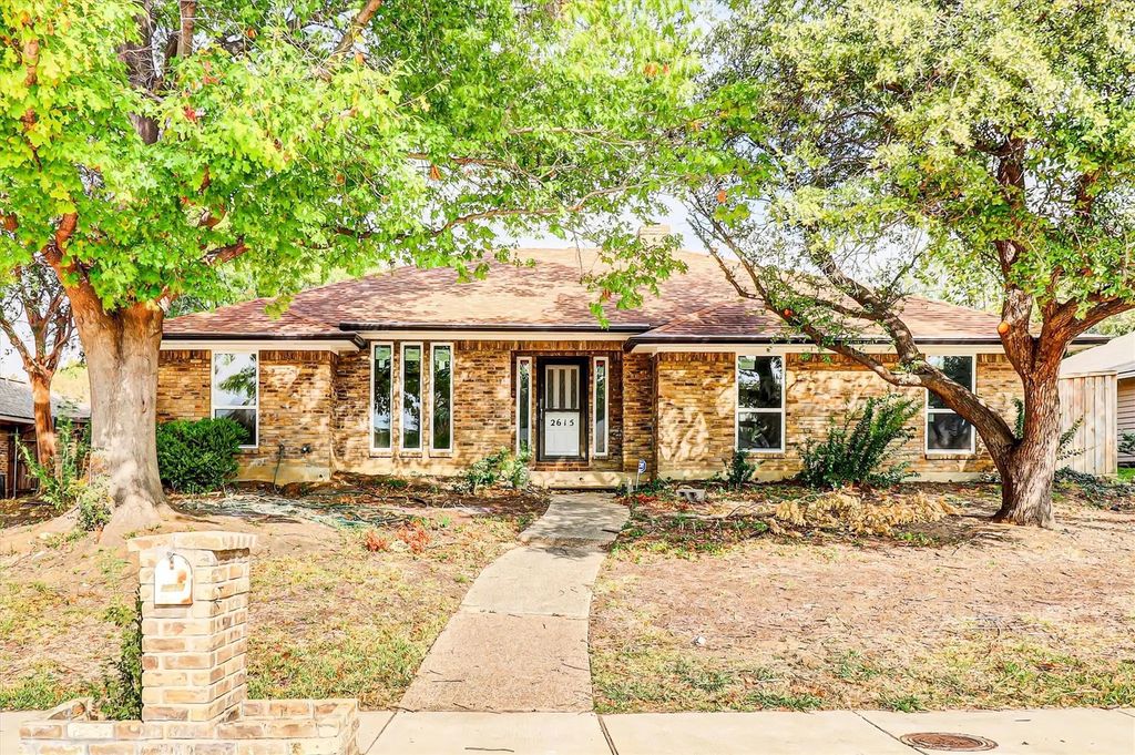 2615 Dove Creek Lane, Carrollton