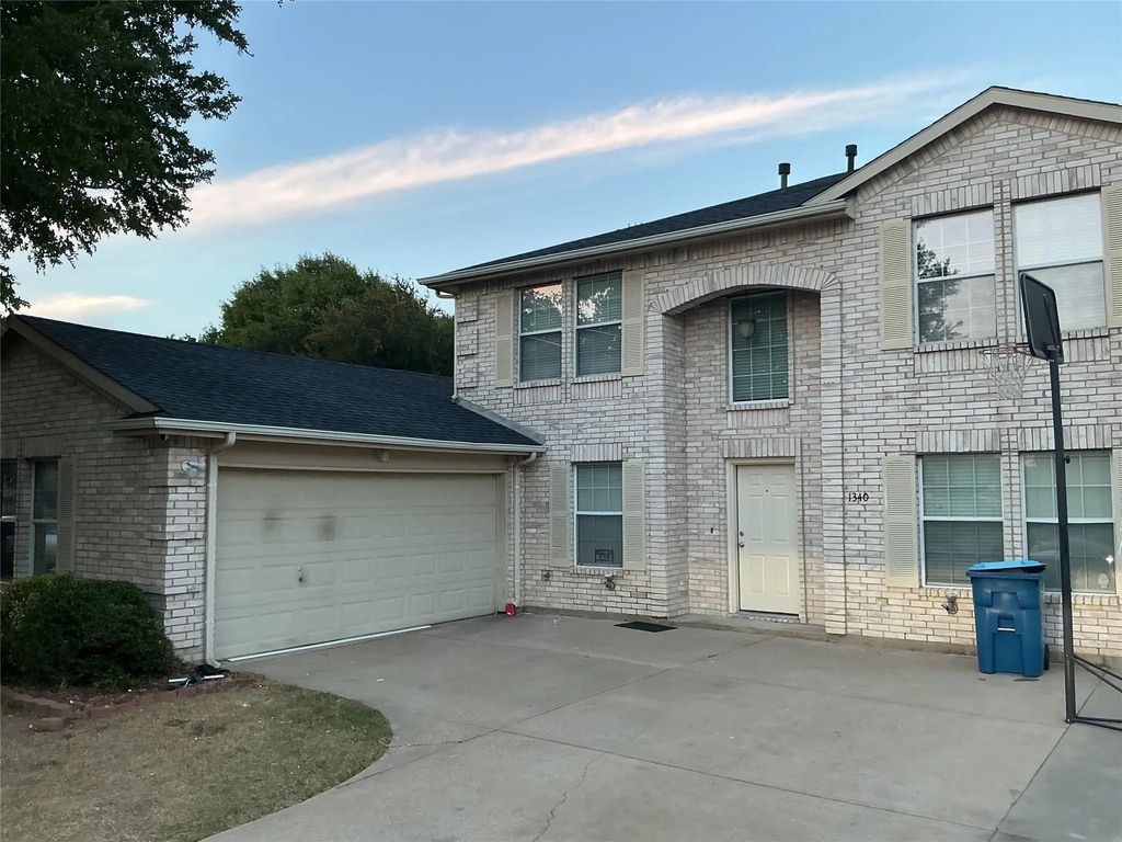 1340 Lake Grove Lane, DeSoto