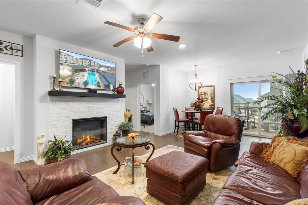 651 N Watters Road 5205, Allen