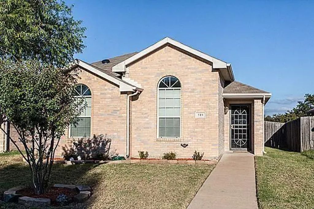 518 Monarch Drive, Lancaster