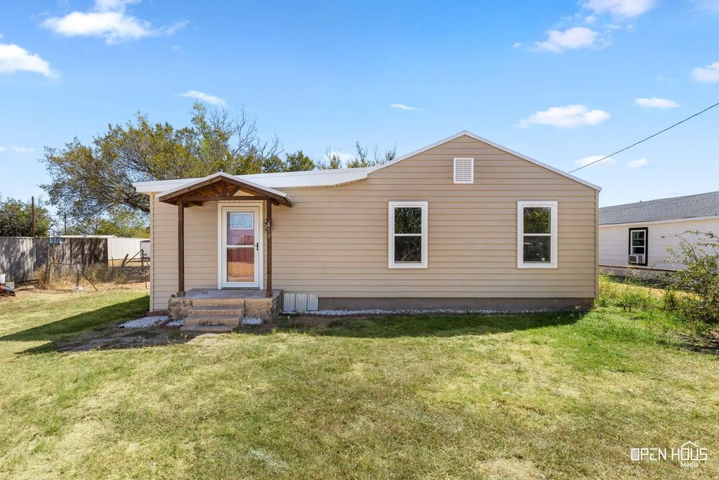 410 N Oak Street, Archer City