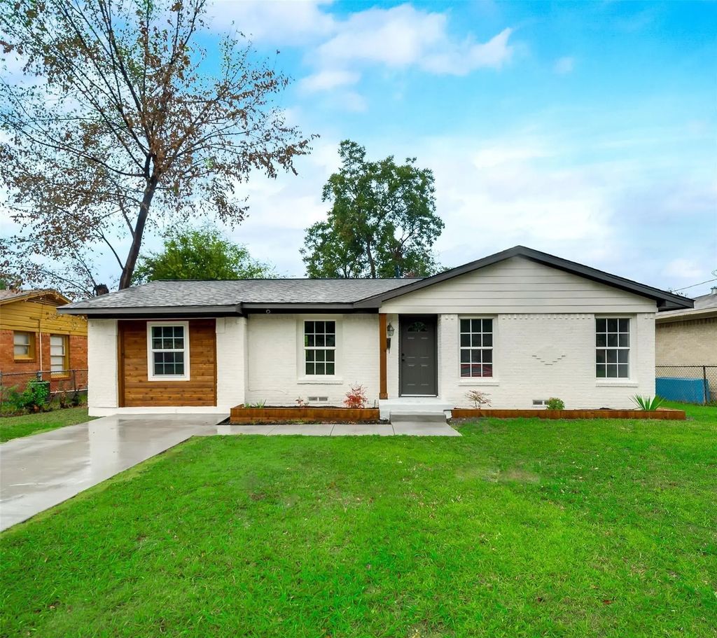 1605 Crestridge Drive, Mesquite