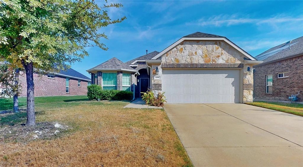 403 Cowboy Way, Anna