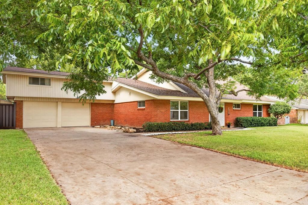 3608 Wooten Drive, Fort Worth