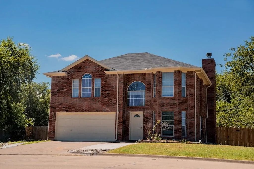 5025 Strummer Drive, North Richland Hills