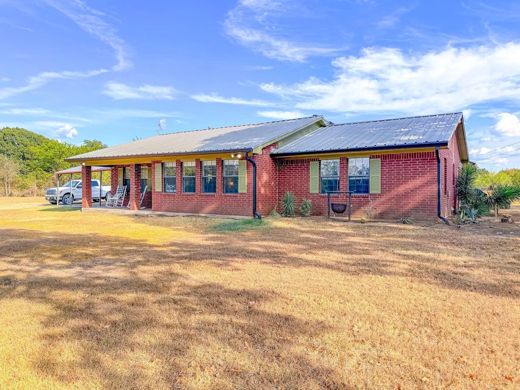 14082 County Road 3140, Kerens