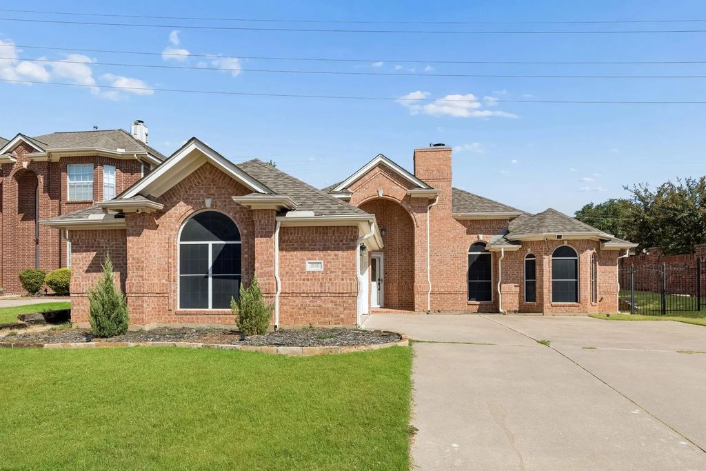3115 Sandcastle Trail, Arlington