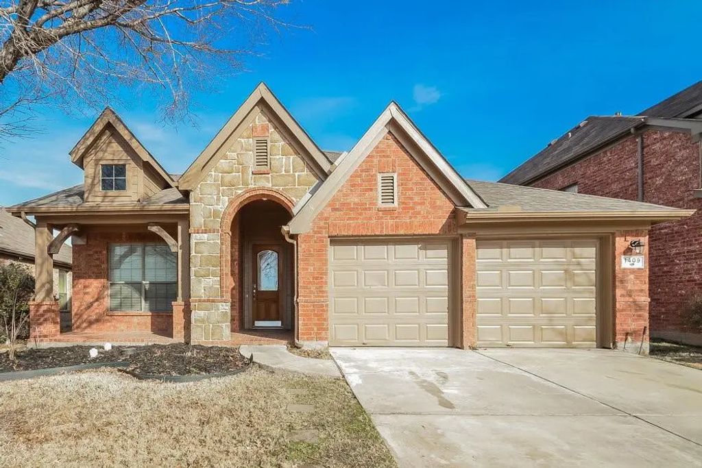 1409 Mockingbird Drive, Aubrey