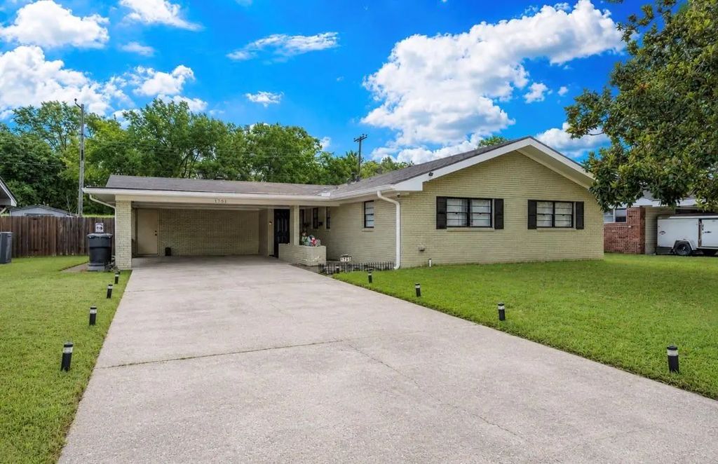 1751 Bayou Drive, Shreveport