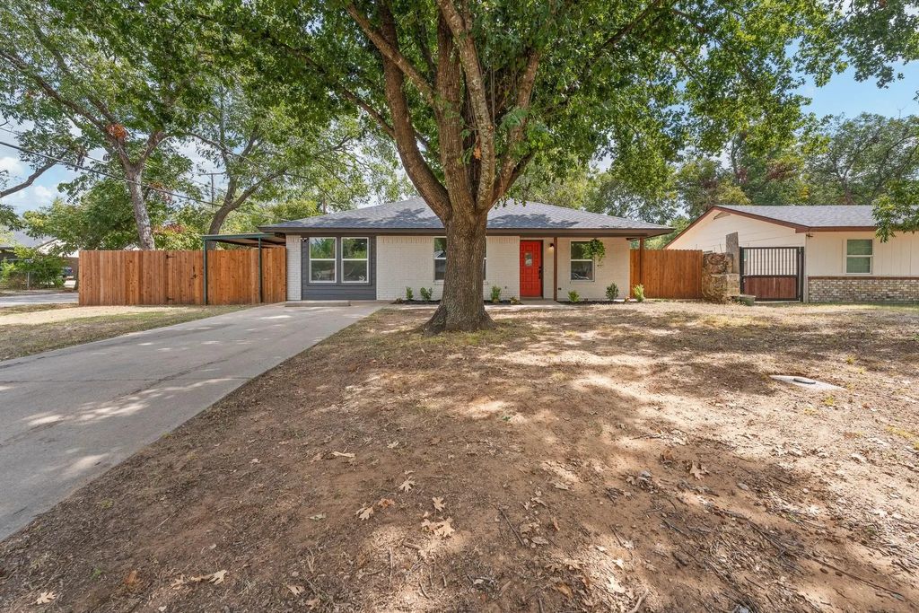 101 Myers Avenue, Cleburne