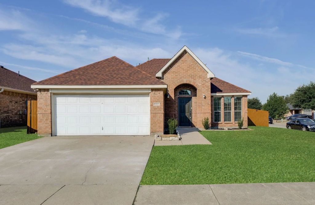 9300 Rhoni Court, Fort Worth