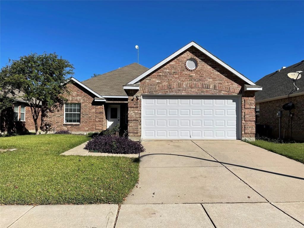 1937 Creek Crossing Drive, Fort Worth