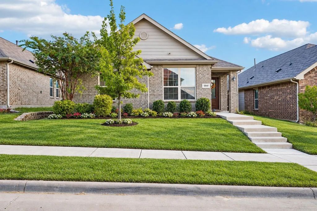 5841 Japonica Street, Fort Worth