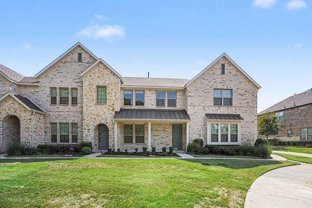 204 Venice Avenue, Flower Mound
