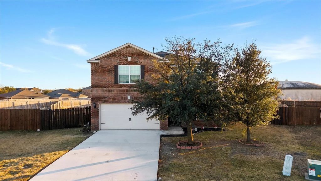 2112 Foxglove Court, Forney