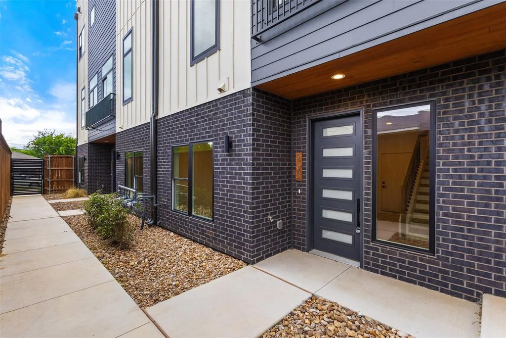 2203 Hondo Avenue 305, Dallas