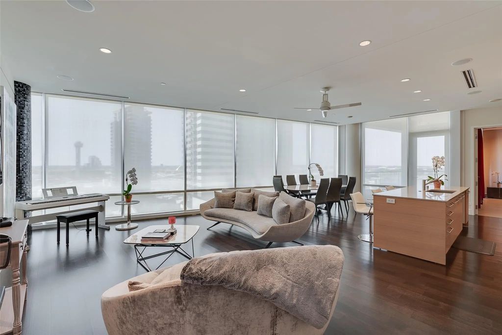 2408 Victory Park Lane 1233, Dallas