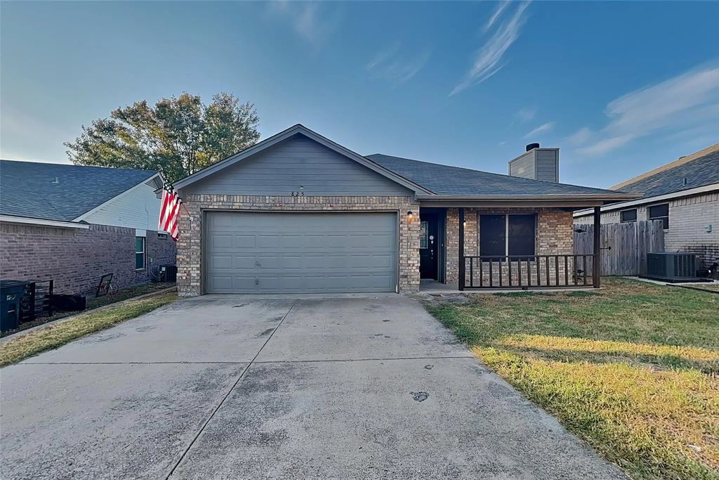 825 Rambling Court, Granbury