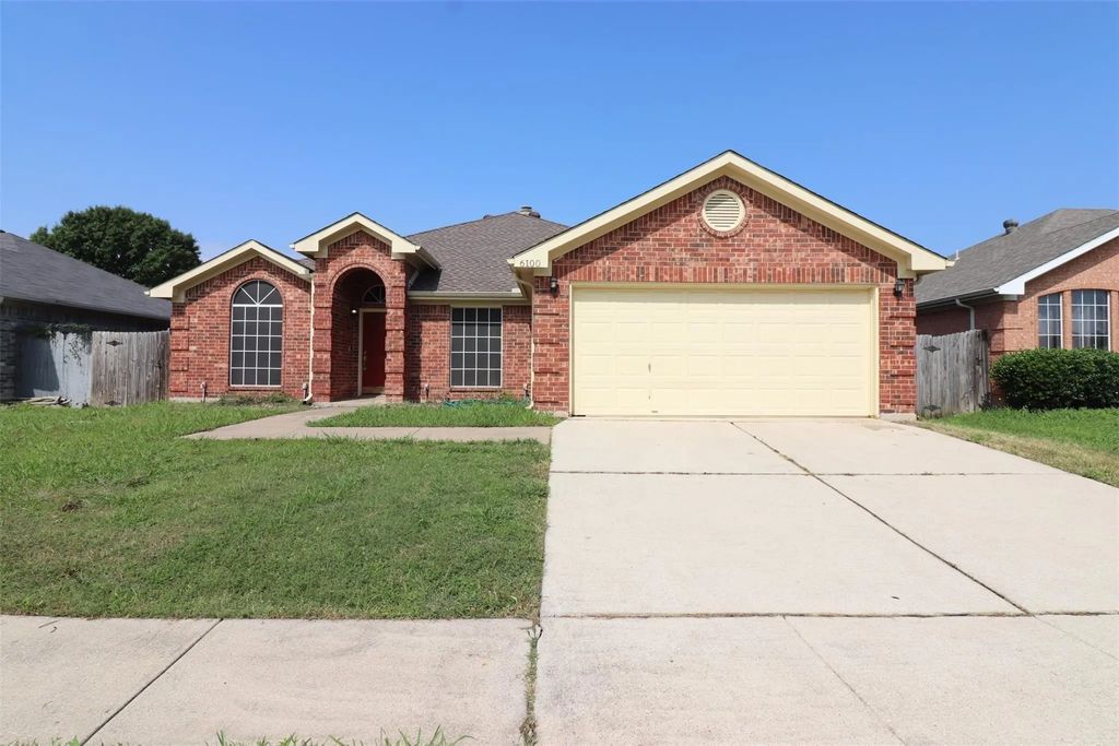 6100 Harwood Crossing Drive, Arlington