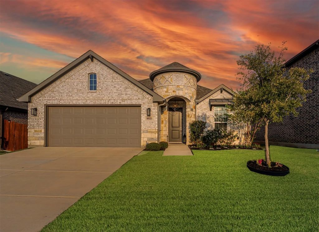 9921 Mescalbean Boulevard, Fort Worth