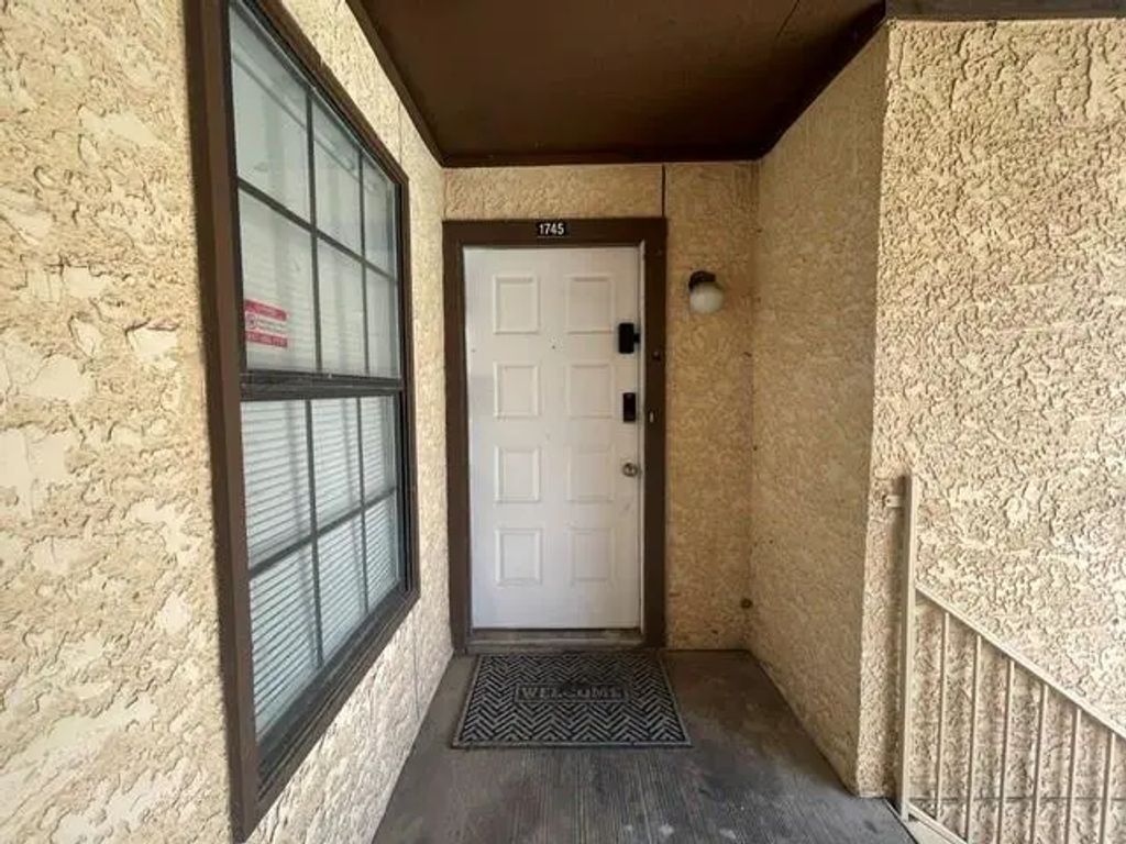 1745 Crest Grove Drive, Arlington