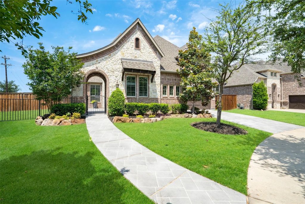 6313 Cobbie Creek Drive, Frisco