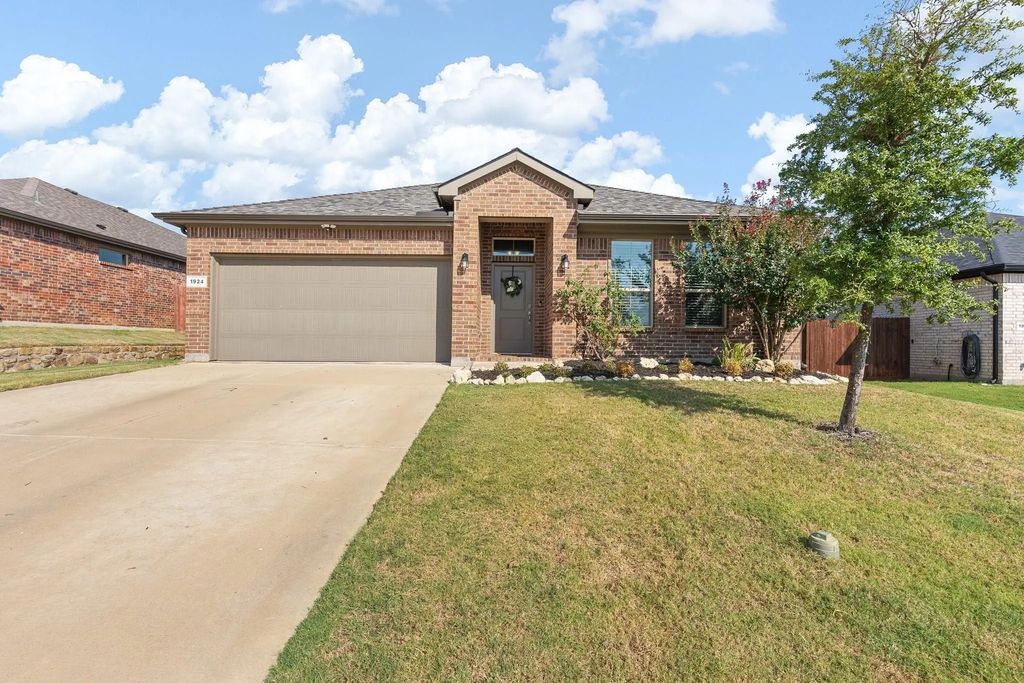 1924 Albany Lane, Cleburne