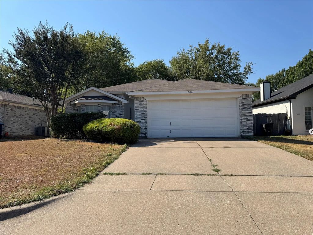 5821 Northfield Drive, Fort Worth