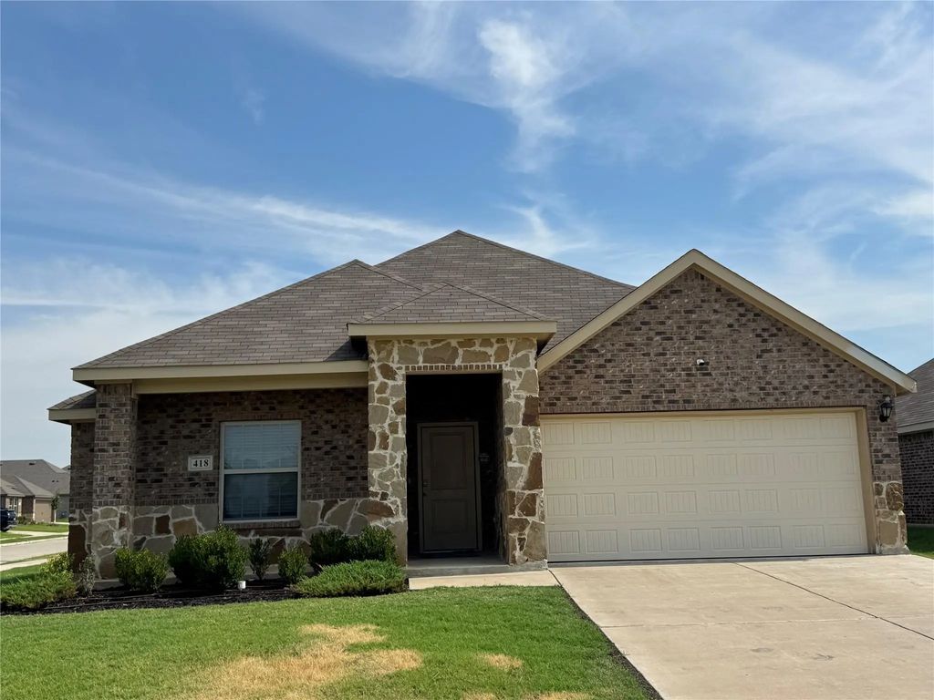 418 War Emblem Lane, Waxahachie